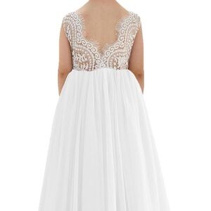 Elegant White Lace and Tulle Kids Dress, size 7/8